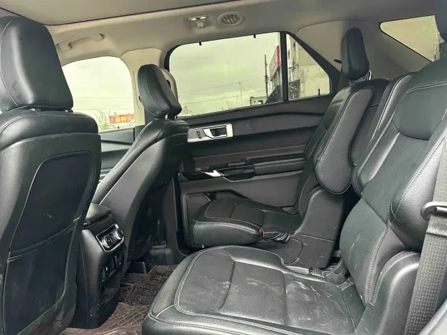 Ford Explorer — Фото автомобиля 5