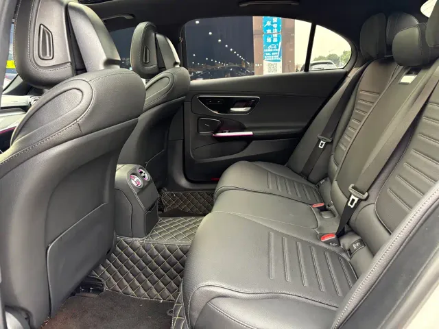 Mercedes-Benz C-Class — Фото автомобиля 12