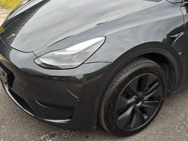 Tesla Model Y — Фото автомобиля 9
