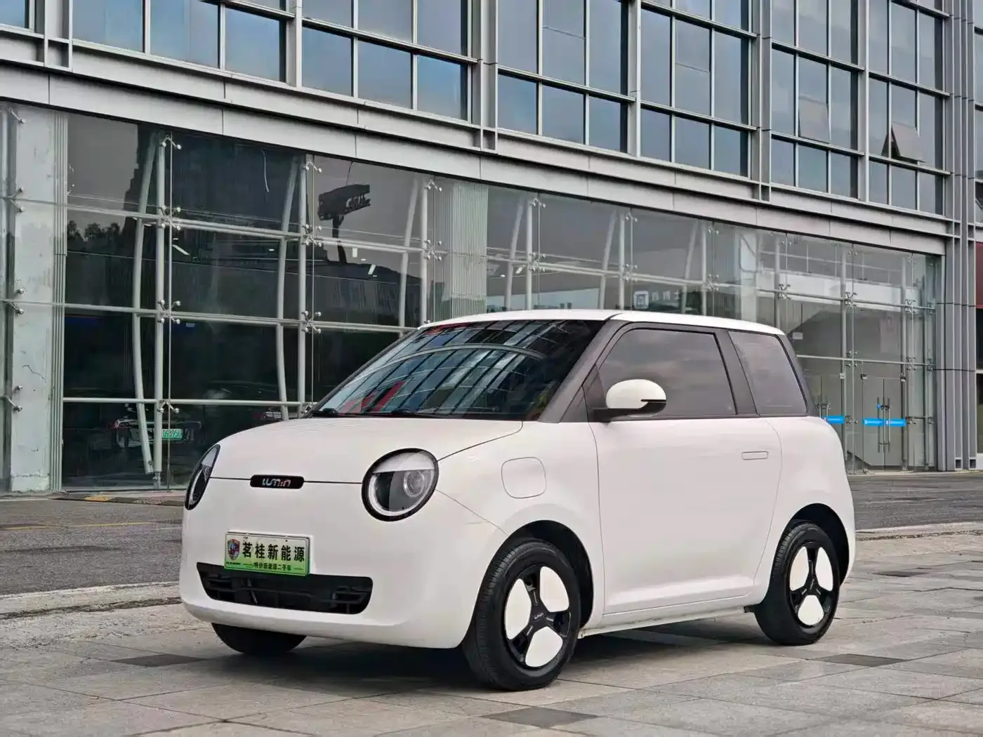 Фотография автомобиля — Changan Lumin