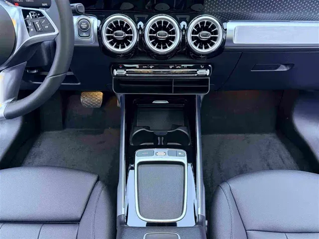 Mercedes-Benz GLB-Class — Фото автомобиля 16