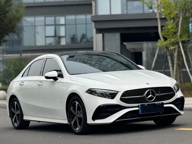 Mercedes-Benz A-Class — Фото автомобиля 3