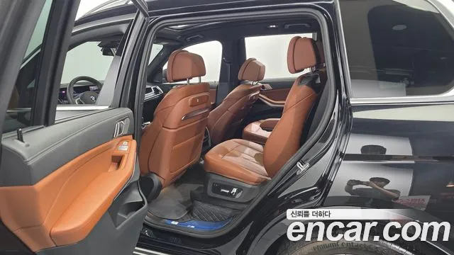 BMW X7 — Фото автомобиля 11
