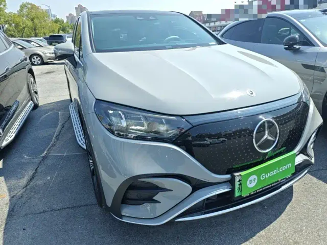 Mercedes-Benz EQE SUV — Фото автомобиля 3