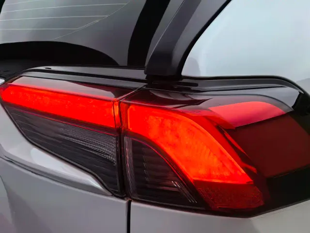 Toyota RAV4 — Фото автомобиля 19