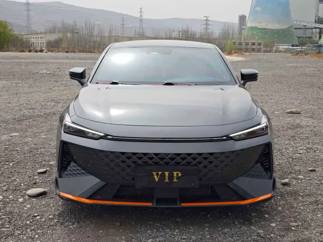 Changan Changan UNI-V 2024 1.5T Deluxe Sport — Фото автомобиля 3