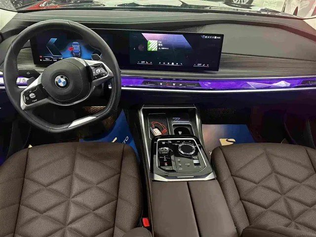 BMW 7 Series — Фото автомобиля 14