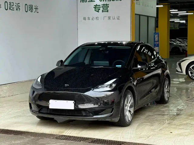 Фотография автомобиля — Tesla Model Y