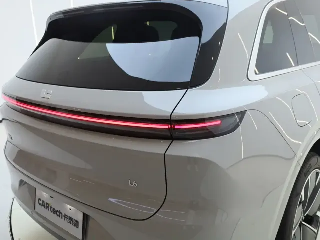 Li Auto L6 — Фото автомобиля 21