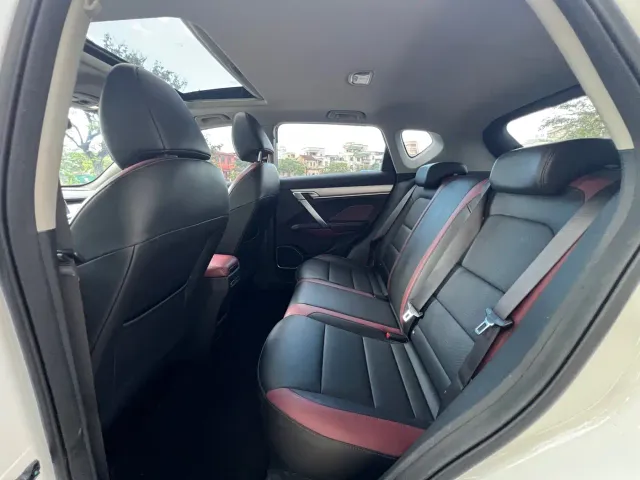 Geely Binyue — Фото автомобиля 6