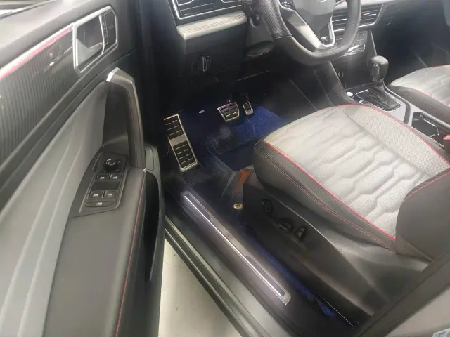 Volkswagen Tiguan L — Фото автомобиля 3