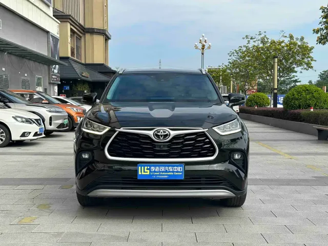 Toyota Highlander — Фото автомобиля 2