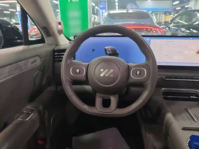 IM Motors LS6 — Фото автомобиля 14