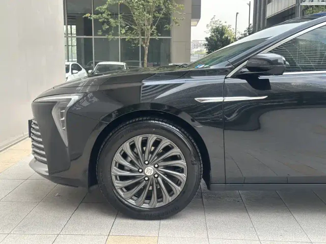 Buick LaCrosse — Фото автомобиля 5