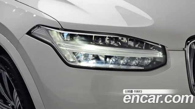 Volvo XC90 — Фото автомобиля 7