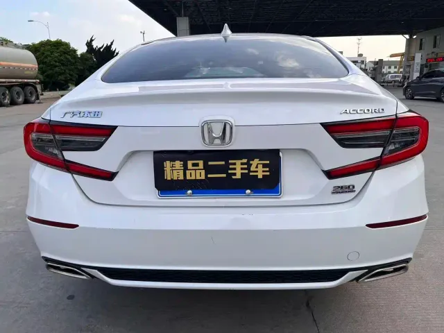 Honda Accord — Фото автомобиля 6