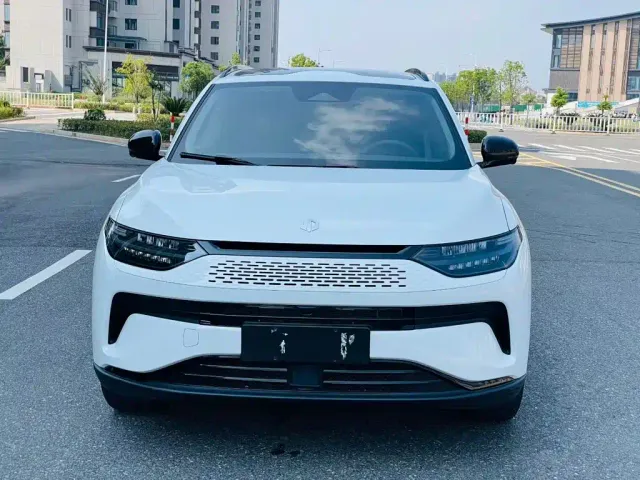 Leapmotor C11 — Фото автомобиля 2