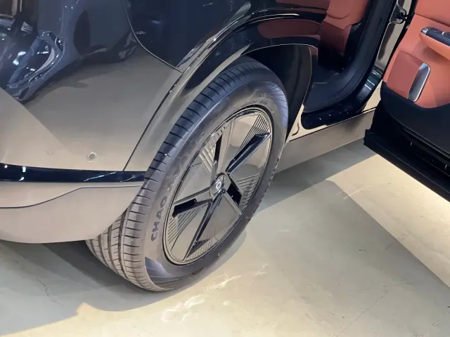 Changan Qiyuan E07 — Фото автомобиля 30