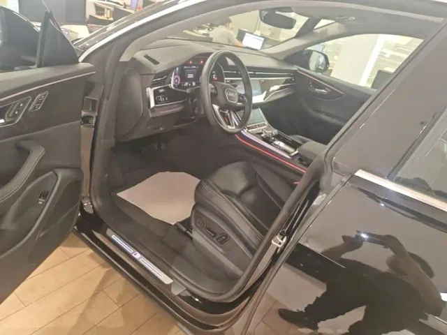 Audi Q8 — Фото автомобиля 20