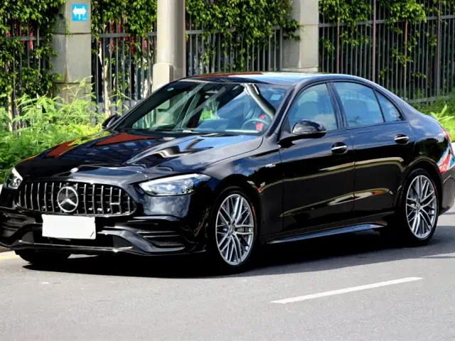 Фотография автомобиля — Mercedes-Benz C-Class AMG