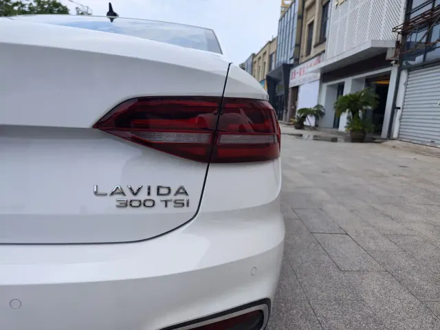 Volkswagen Lavida — Фото автомобиля 21