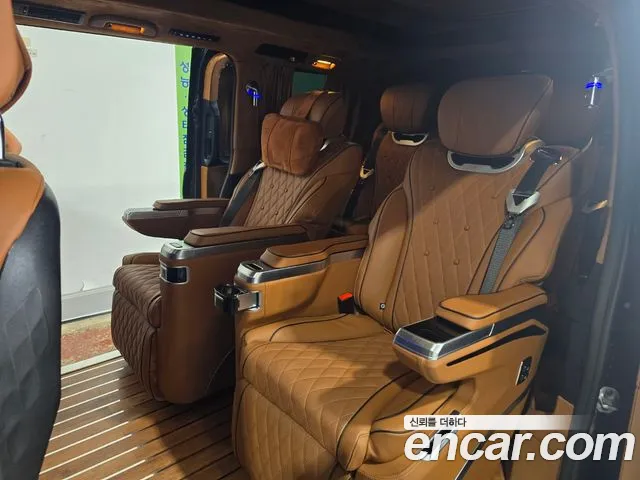 Mercedes-Benz V-Class — Фото автомобиля 11