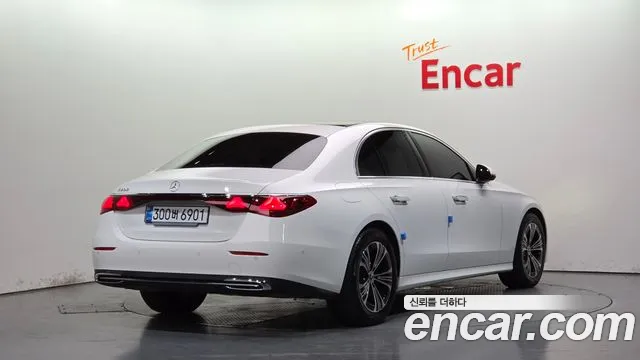 Фотография автомобиля — Mercedes-Benz E-Class W214