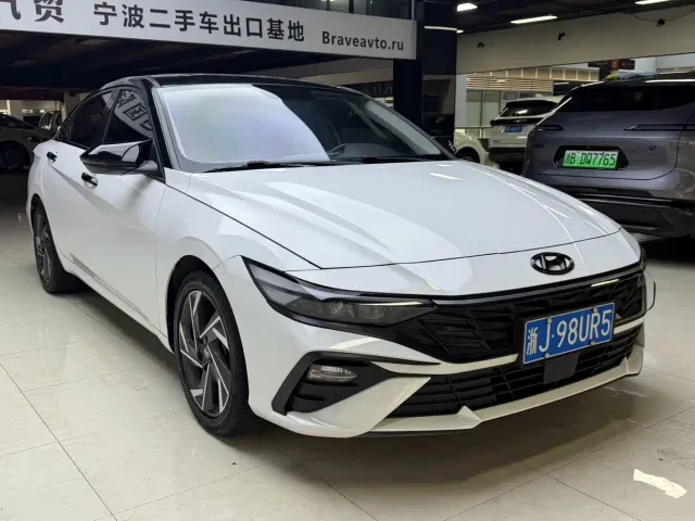 Hyundai Elantra — Фото автомобиля 3