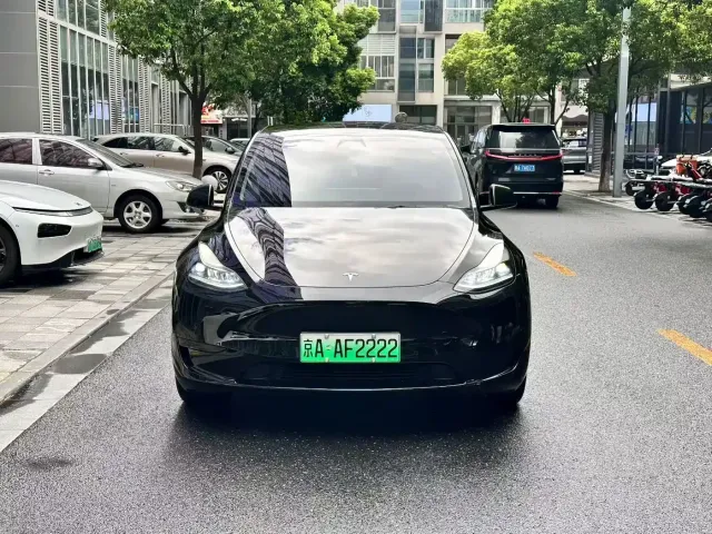 Tesla Model Y 2022 Facelift Rear-Wheel Drive Version — Фото автомобиля 2