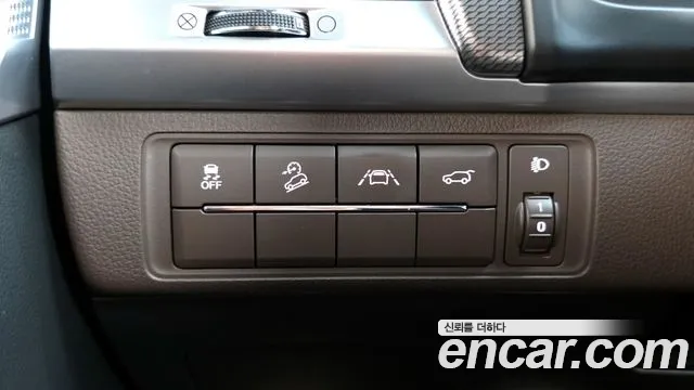 KG_Mobility_Ssangyong Rexton — Фото автомобиля 13