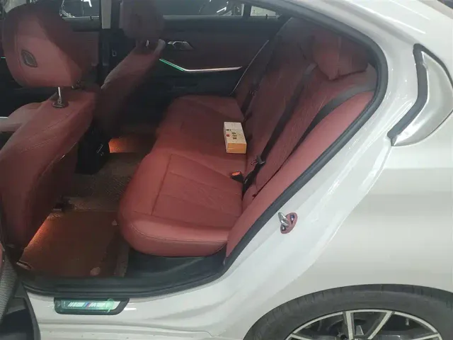 BMW 3 Series — Фото автомобиля 16