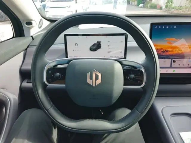 Leapmotor C10 — Фото автомобиля 10