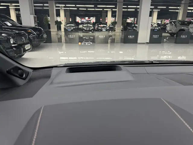 Toyota Alphard — Фото автомобиля 25