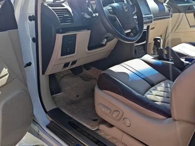 Toyota Prado — Фото автомобиля 9