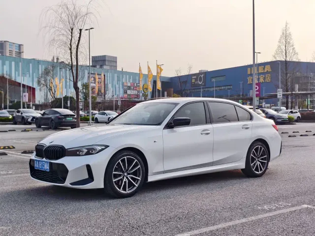 Фотография автомобиля — BMW 3 Series