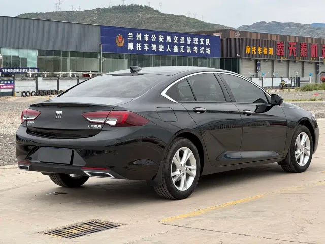Buick Regal — Фото автомобиля 16