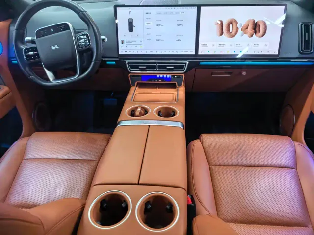 Li Auto L8 — Фото автомобиля 6