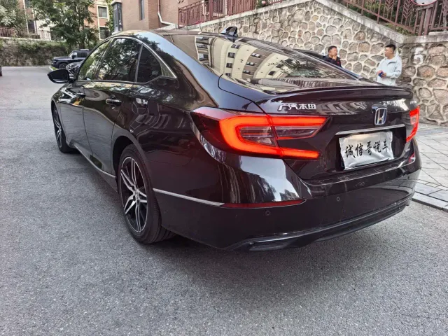 Honda Accord — Фото автомобиля 9