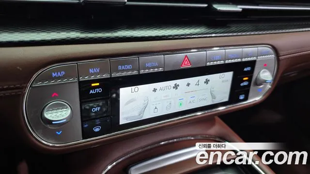 Genesis G90 Бензин 3.5 турбо AWD — Фото автомобиля 11