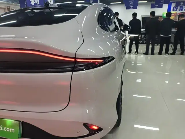 IM Motors LS6 — Фото автомобиля 7