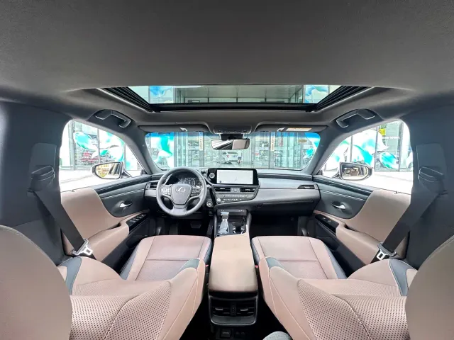 Lexus ES — Фото автомобиля 18