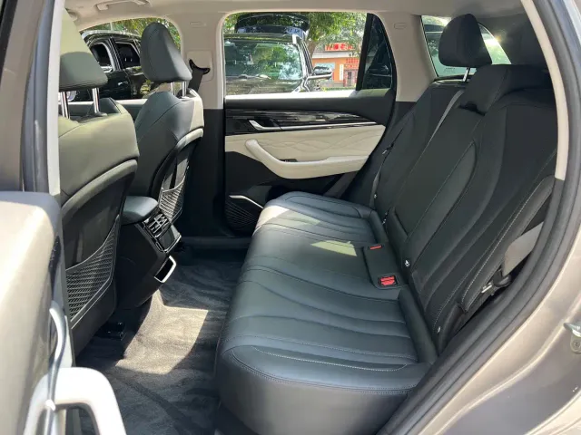 Geely Xingyue L — Фото автомобиля 12
