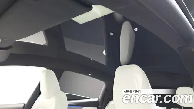 Tesla Model Y — Фото автомобиля 21