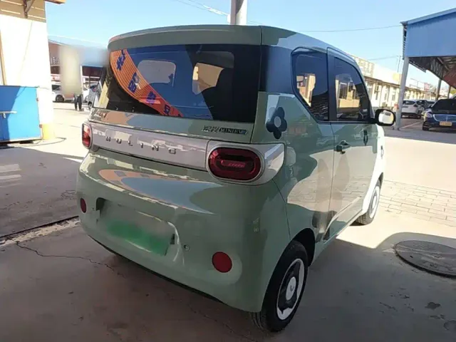 Wuling Hongguang Mini EV — Фото автомобиля 6