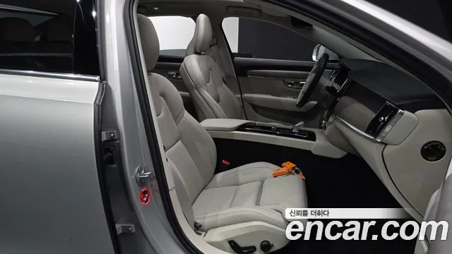 Volvo S90 — Фото автомобиля 17