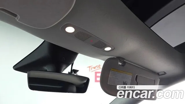Tesla Model Y — Фото автомобиля 21