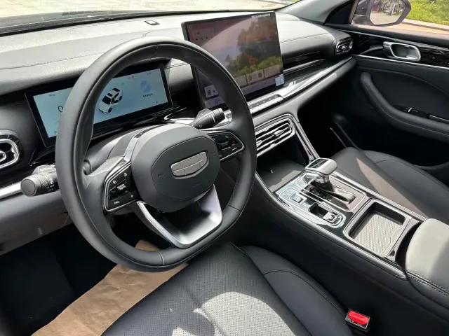 Geely Emgrand — Фото автомобиля 17