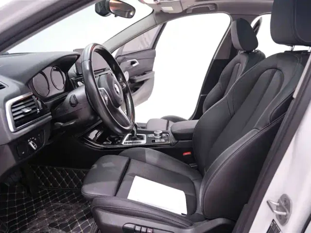 BMW 1 Series — Фото автомобиля 11