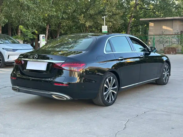 Mercedes-Benz E-Class — Фото автомобиля 11