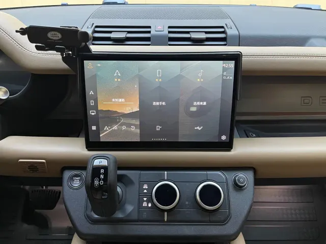 Land Rover Defender — Фото автомобиля 14